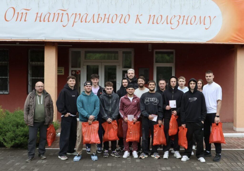 ОАО «Красный Мозырянин» посетила медийная футбольная команда «Информ»